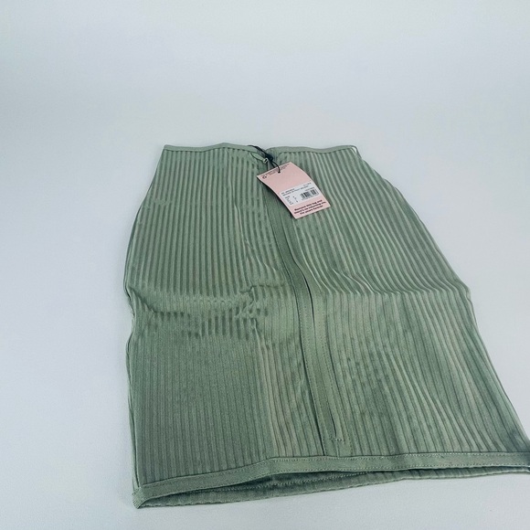 BANDAGE ZIP FRONT MINI SKIRT
SAGE - Picture 5 of 9